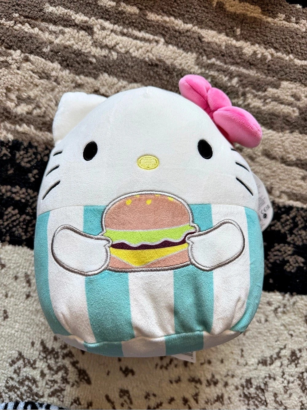 Squishmallows Hello Kitty with Burger (Sanrio Food Truck Squad) Plush
